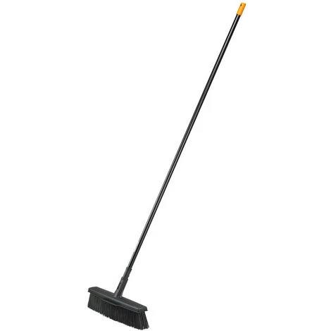 Fiskars Balai Multi-usage Avec Technologie De Polis PowerClean, Longueur: 1,7 M, Tête Taille: L, Noir/Orange, Solid, 1025926 3 Fiskars Balai Multi-usage Avec Technologie De Polis PowerClean, Longueur: 1,7 M, Tête Taille: L, Noir/Orange, Solid, 1025926
