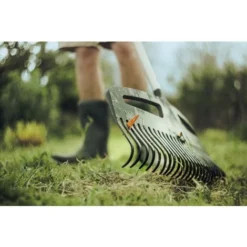 Fiskars Balai à Feuilles L, Largeur 54 Cm, Manche En Aluminium Renforcé, Poignée SoftGrip™, Xact™, 1027037 9 Fiskars Balai à Feuilles L, Largeur 54 Cm, Manche En Aluminium Renforcé, Poignée SoftGrip™, Xact™, 1027037 -Flore Riche Soldes Magasin 10641718 3