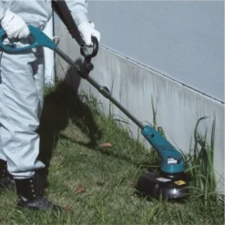 Makita Coupe-herbe UR3000 8 Makita Coupe-herbe UR3000 -Flore Riche Soldes Magasin 35874125 3