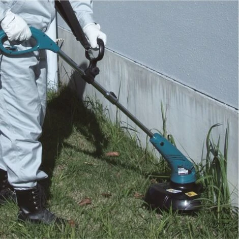 Makita Coupe-herbe UR3000 5 Makita Coupe-herbe UR3000 – Image 3